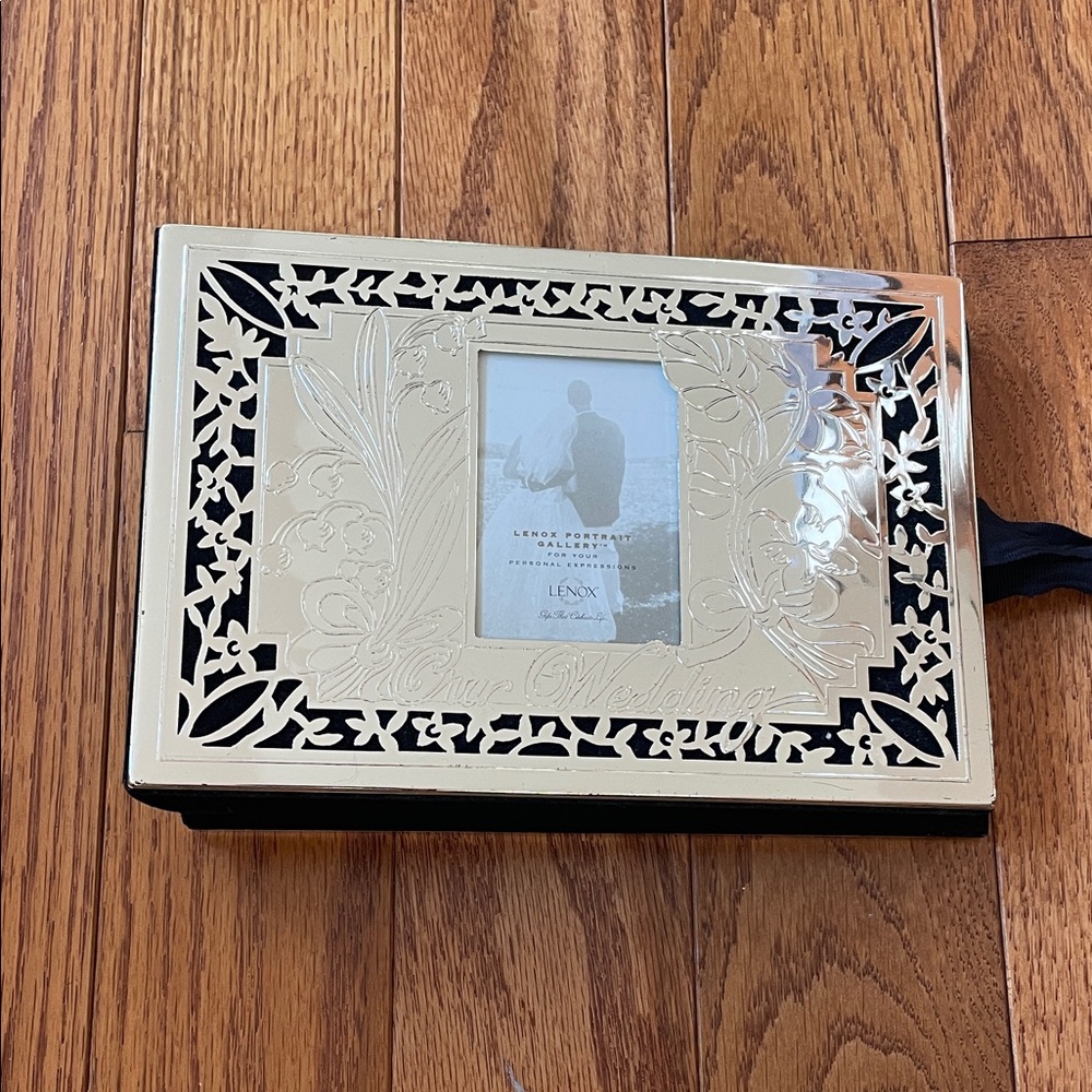 Lenox Elegant Silver and Black Photo Album